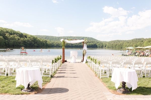  Romantic Lakeside Wedding at Lake Valhalla