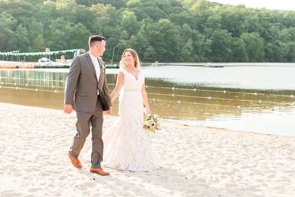  Romantic Lakeside Wedding at Lake Valhalla