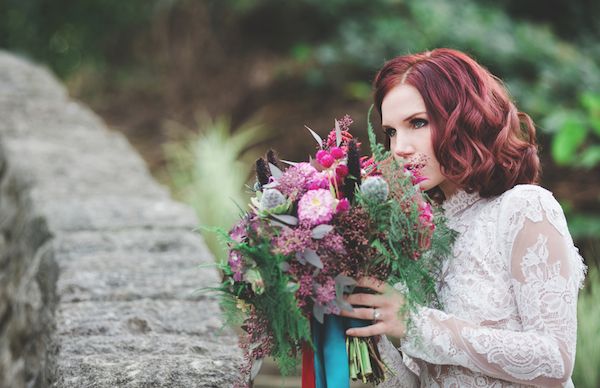  An Autumn Wedding Editorial Along the Riverbanks