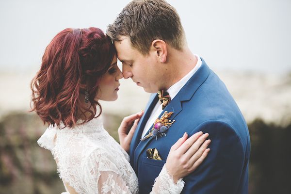  An Autumn Wedding Editorial Along the Riverbanks