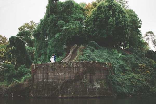  An Autumn Wedding Editorial Along the Riverbanks