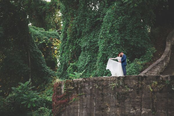  An Autumn Wedding Editorial Along the Riverbanks