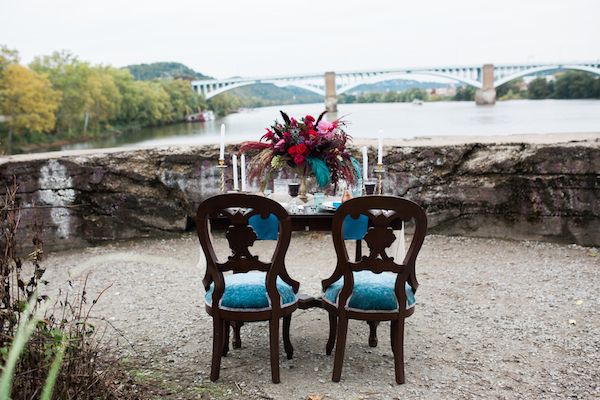  An Autumn Wedding Editorial Along the Riverbanks