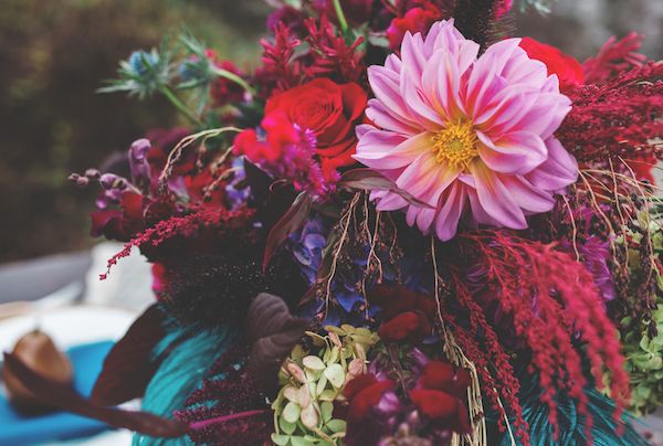  An Autumn Wedding Editorial Along the Riverbanks 