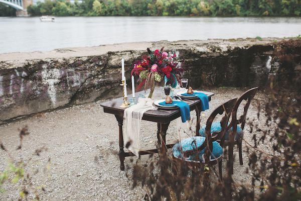  An Autumn Wedding Editorial Along the Riverbanks 