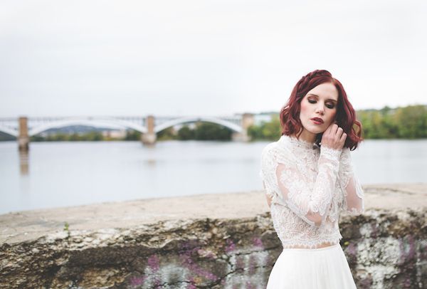  An Autumn Wedding Editorial Along the Riverbanks