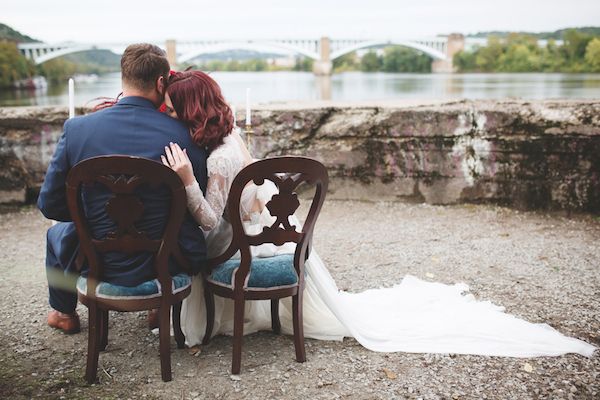  An Autumn Wedding Editorial Along the Riverbanks