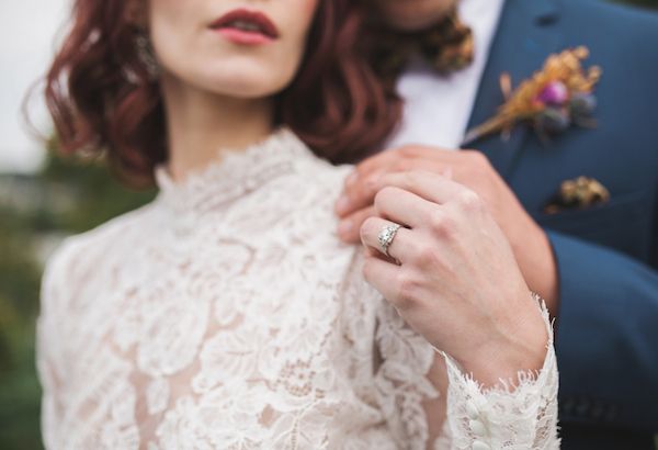  An Autumn Wedding Editorial Along the Riverbanks