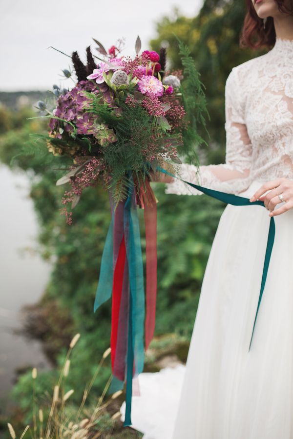  An Autumn Wedding Editorial Along the Riverbanks