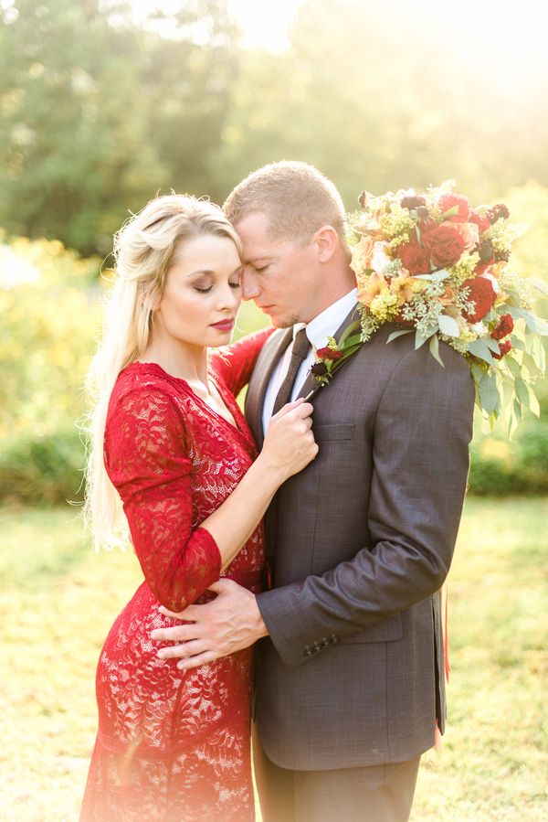  Romantic Lakeside Wedding Inspo in Burgundy & Gold