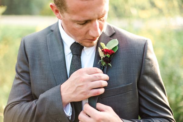  Romantic Lakeside Wedding Inspo in Burgundy & Gold