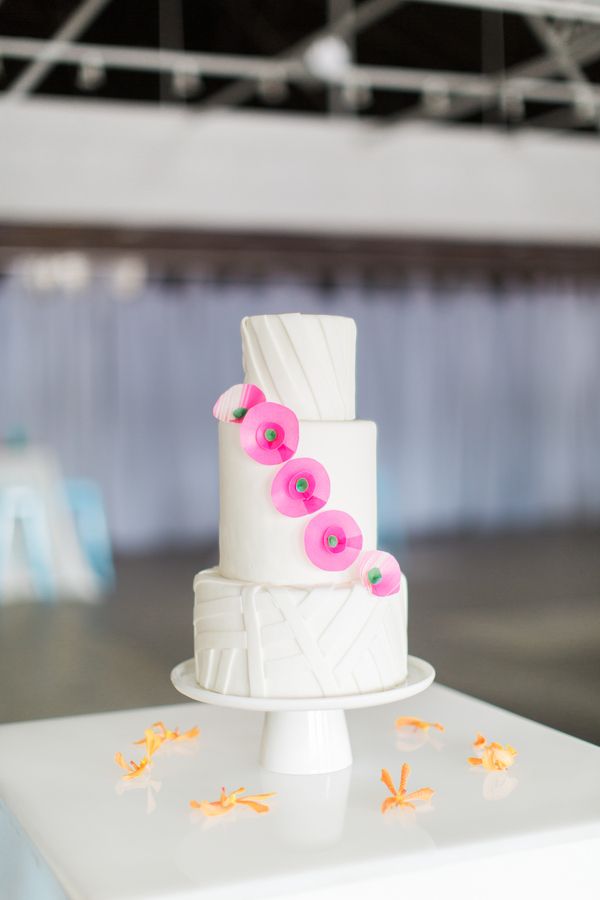  Neon Wedding Editorial With Modern Details