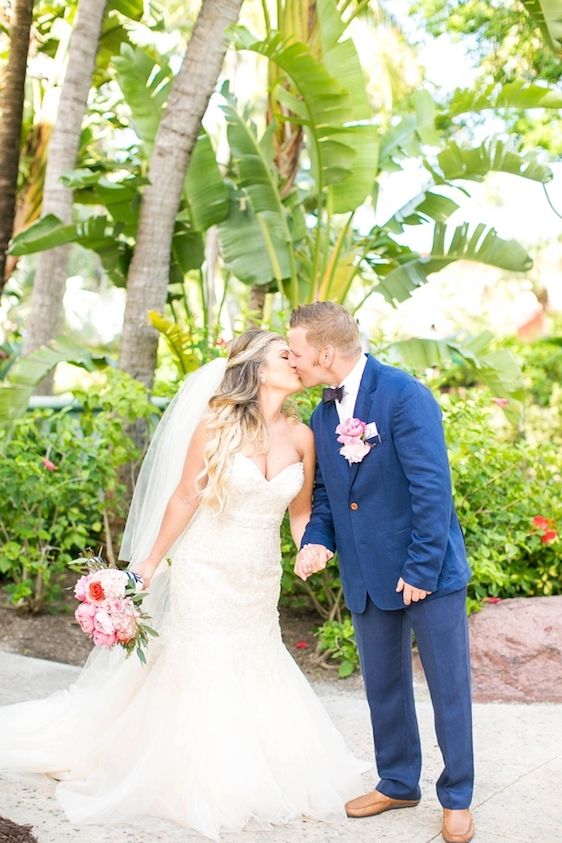  A Colorful Wedding in the Bahamas at Atlantis, Hope Taylor Photography