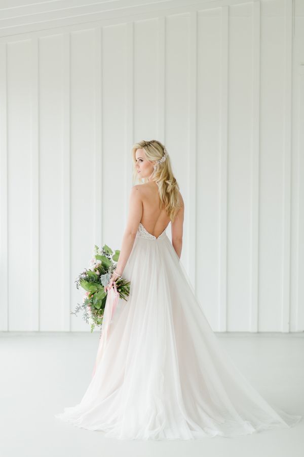  Dreamy Spring Bridals at The Farmhouse