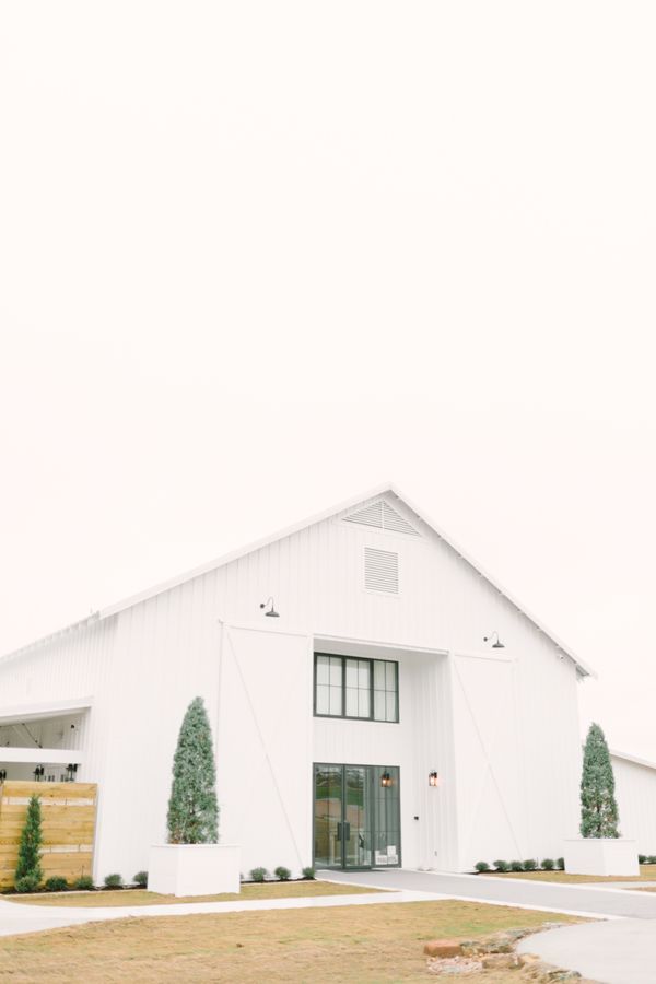  Dreamy Spring Bridals at The Farmhouse