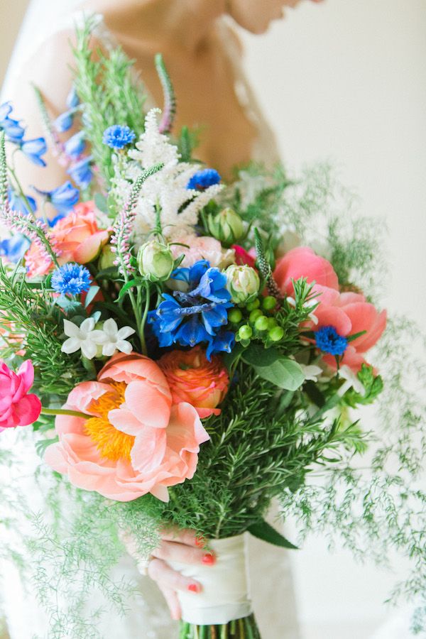  A Colorful Rainy Day Wedding 