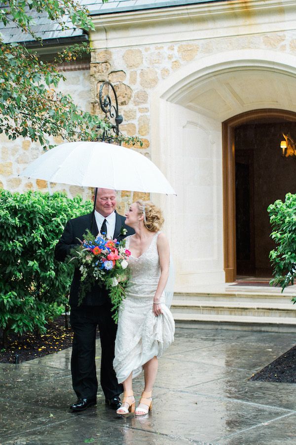  A Colorful Rainy Day Wedding 