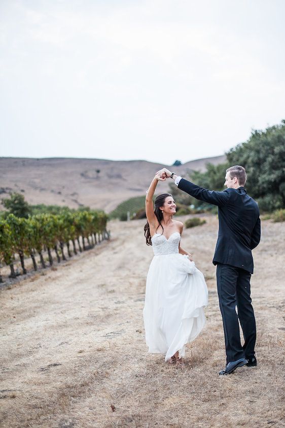  Blush & Burgundy: A Wedding in The Sonoma Vineyards, photos by Kathryn Rummel of Kreate Photography, florals by Bella Vita Event Productions