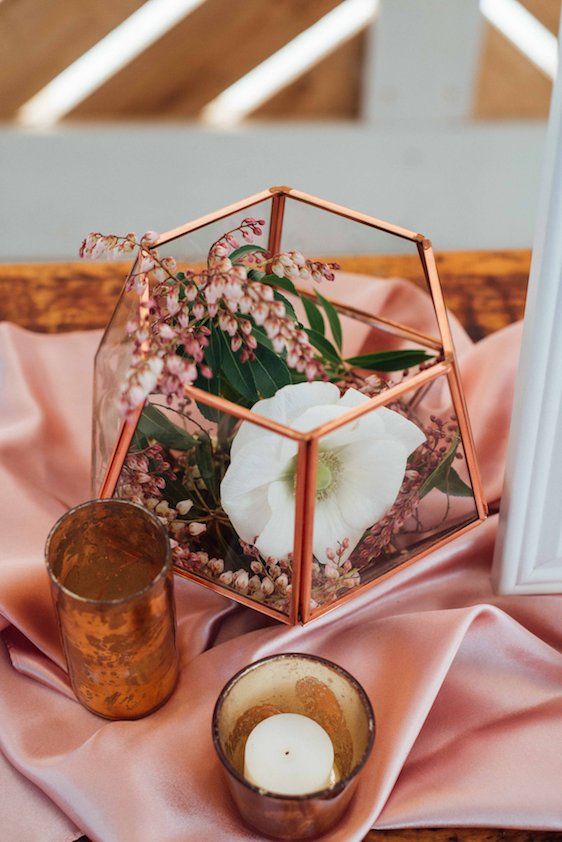  Daily Dose Of Color | Navy Blue + Rose Gold Wedding Fête, Modern Whimsy, Merveille Events, Caitlin McWeeney Photography