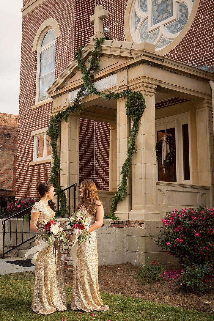 A Festive Holiday Shoot with Gorgeous Garlands 