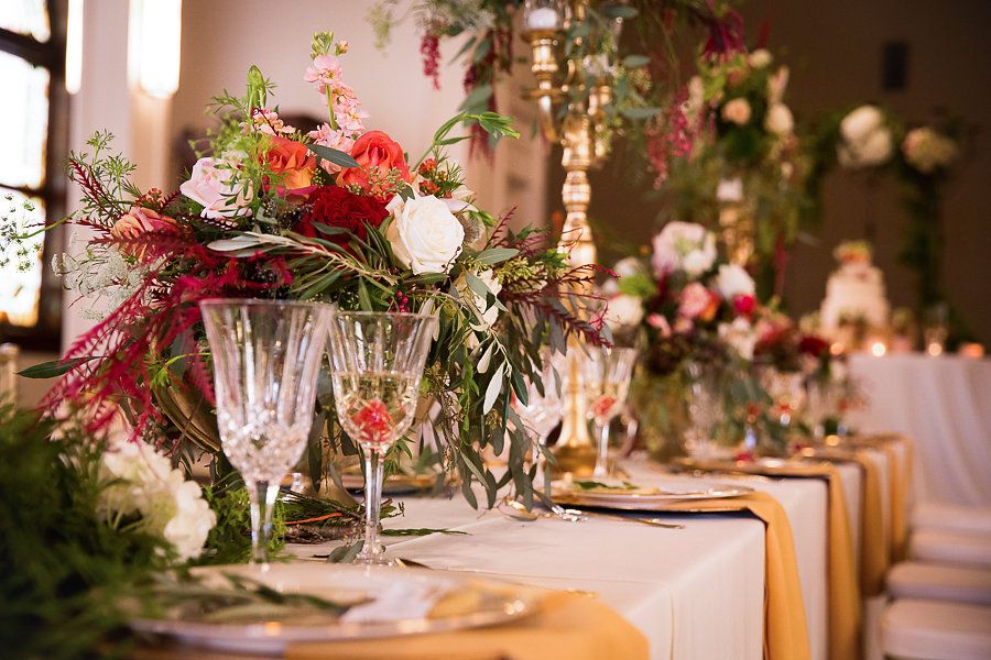 A Festive Holiday Shoot with Gorgeous Garlands 