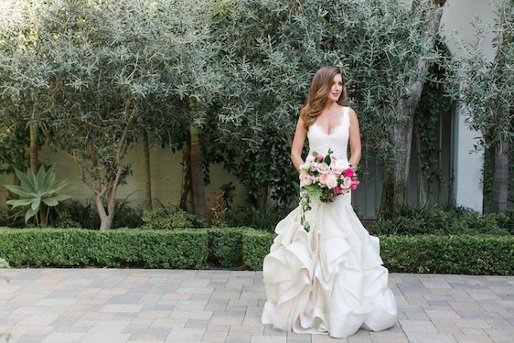  Lush Garden Dreams Wedding Editorial, Photography by Jasmine Star, Event Design + Styling by Harmony Creative Studio, florals by Enchanted Garden Floral Design