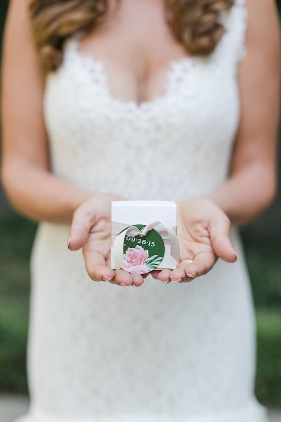  Lush Garden Dreams Wedding Editorial, Photography by Jasmine Star, Event Design + Styling by Harmony Creative Studio, florals by Enchanted Garden Floral Design