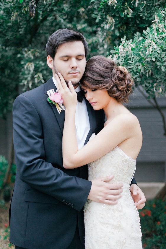 Modern Black and White Wedding with a Glam Twist 