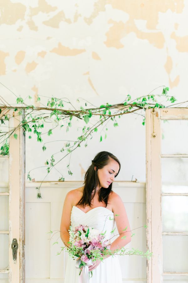 Minimal + Organic Styled Shoot