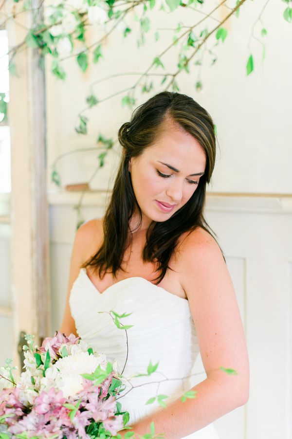 Minimal + Organic Styled Shoot