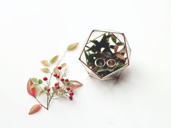 Handmade Geometric Terrariums by Waen - www.theperfectpalette.com - Wedding + Event Design