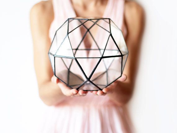 Handmade Geometric Terrariums by Waen - www.theperfectpalette.com - Wedding + Event Design