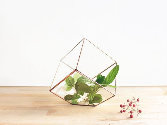 Handmade Geometric Terrariums by Waen - www.theperfectpalette.com - Wedding + Event Design