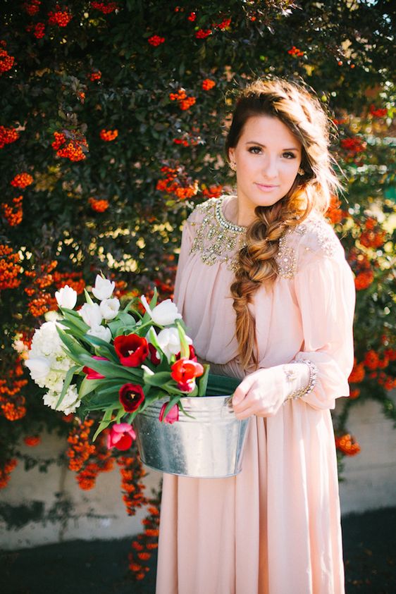 Spring Inspired Bridal Session - www.theperfectpalette.com - Christine Barlow Photography 