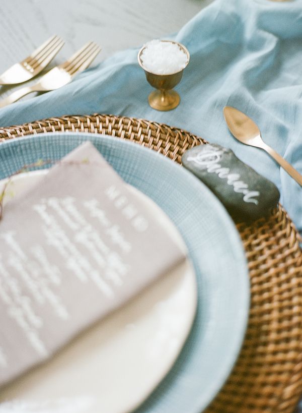 An Ethereal and Elegant Wedding Editorial - www.theperfectpalette.com - Styled Pretty