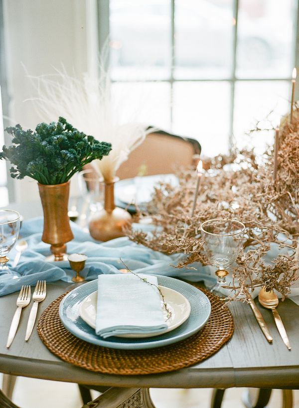 An Ethereal and Elegant Wedding Editorial - www.theperfectpalette.com - Styled Pretty