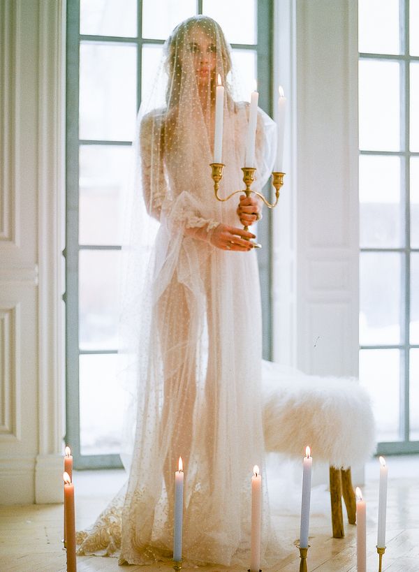 An Ethereal and Elegant Wedding Editorial - www.theperfectpalette.com - Styled Pretty