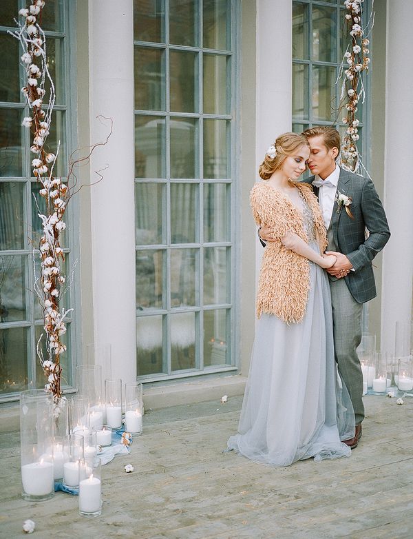 An Ethereal and Elegant Wedding Editorial - www.theperfectpalette.com - Styled Pretty