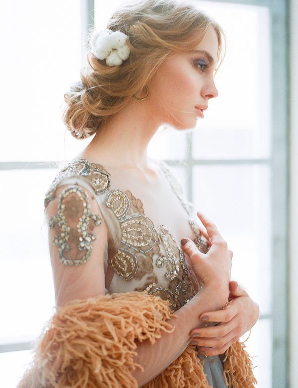 An Ethereal and Elegant Wedding Editorial - www.theperfectpalette.com - Styled Pretty