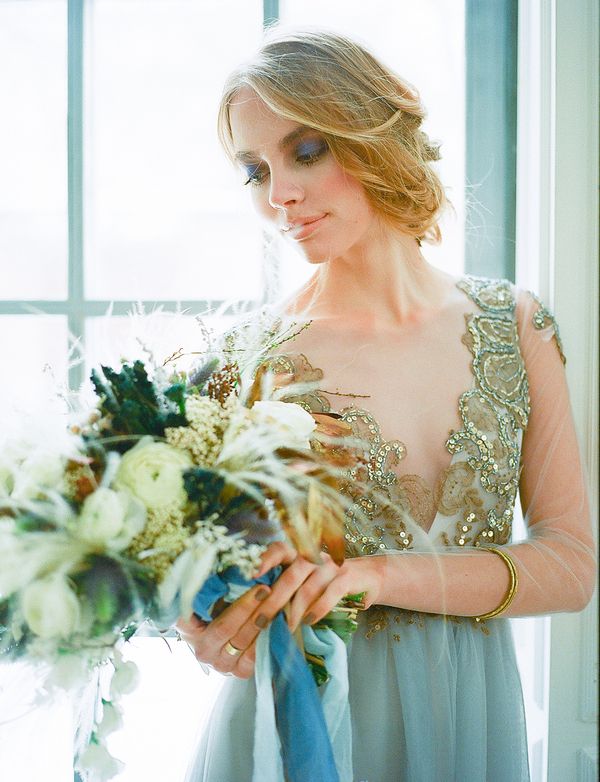 An Ethereal and Elegant Wedding Editorial - www.theperfectpalette.com - Styled Pretty