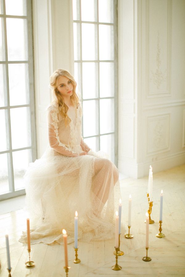 An Ethereal and Elegant Wedding Editorial - www.theperfectpalette.com - Styled Pretty