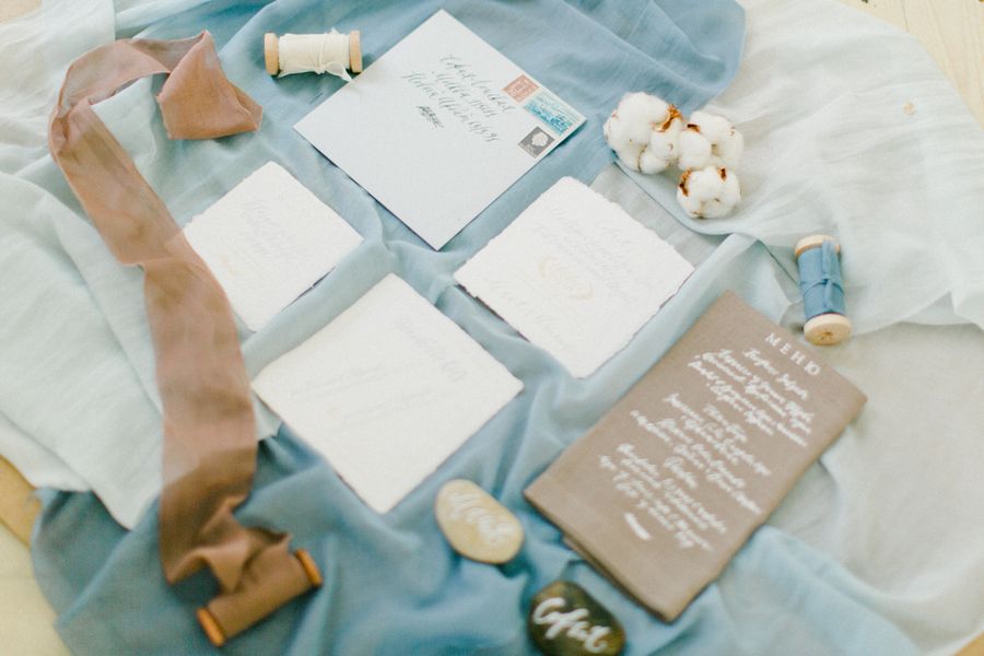 An Ethereal and Elegant Wedding Editorial - www.theperfectpalette.com - Styled Pretty