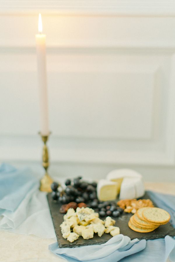 An Ethereal and Elegant Wedding Editorial - www.theperfectpalette.com - Styled Pretty