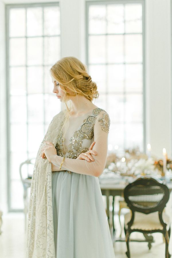 An Ethereal and Elegant Wedding Editorial - www.theperfectpalette.com - Styled Pretty