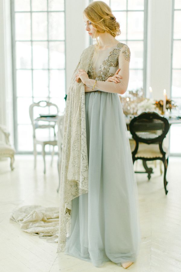 An Ethereal and Elegant Wedding Editorial - www.theperfectpalette.com - Styled Pretty