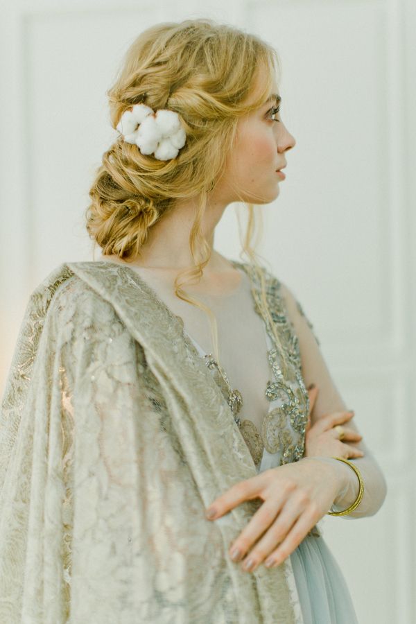 An Ethereal and Elegant Wedding Editorial - www.theperfectpalette.com - Styled Pretty