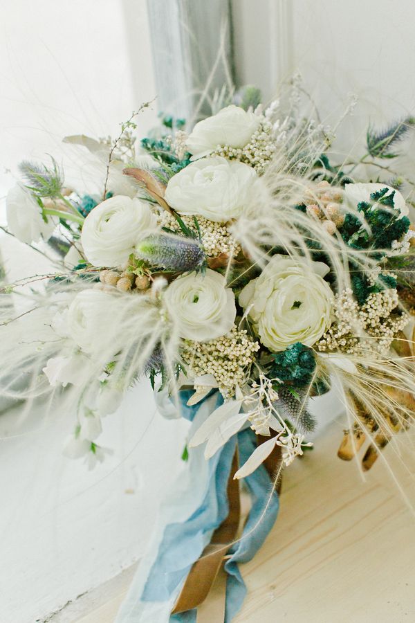 An Ethereal and Elegant Wedding Editorial - www.theperfectpalette.com - Styled Pretty