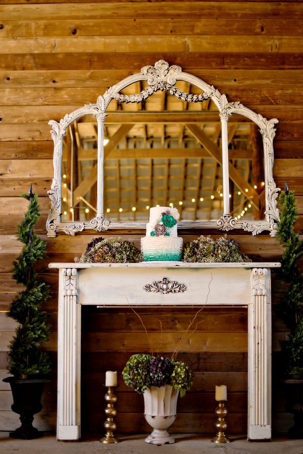 7 Wedding Cakes that Wow! www.theperfectpalette.com - Andie Freeman Photography, Southern Sophistication Designs, Sugar Kneads Cakery,
