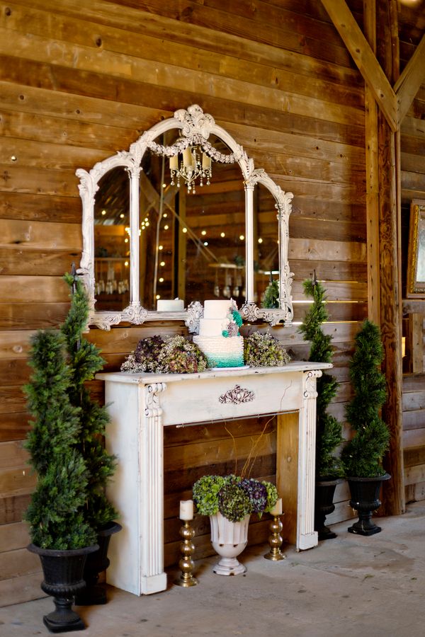 7 Wedding Cakes that Wow! www.theperfectpalette.com - Andie Freeman Photography, Southern Sophistication Designs, Sugar Kneads Cakery,