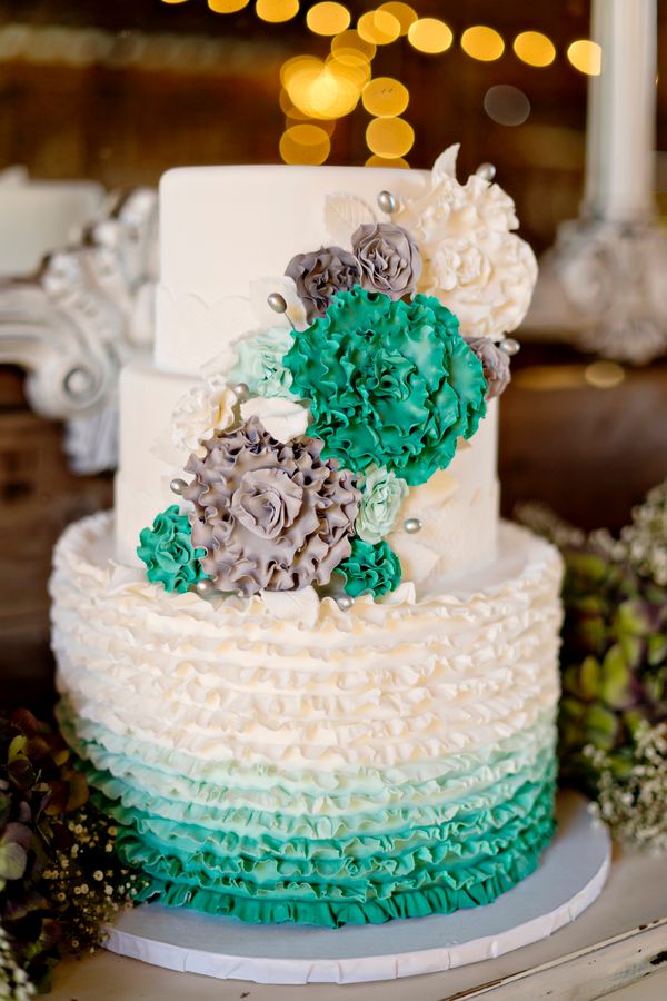 7 Wedding Cakes that Wow! www.theperfectpalette.com - Andie Freeman Photography, Southern Sophistication Designs, Sugar Kneads Cakery,
